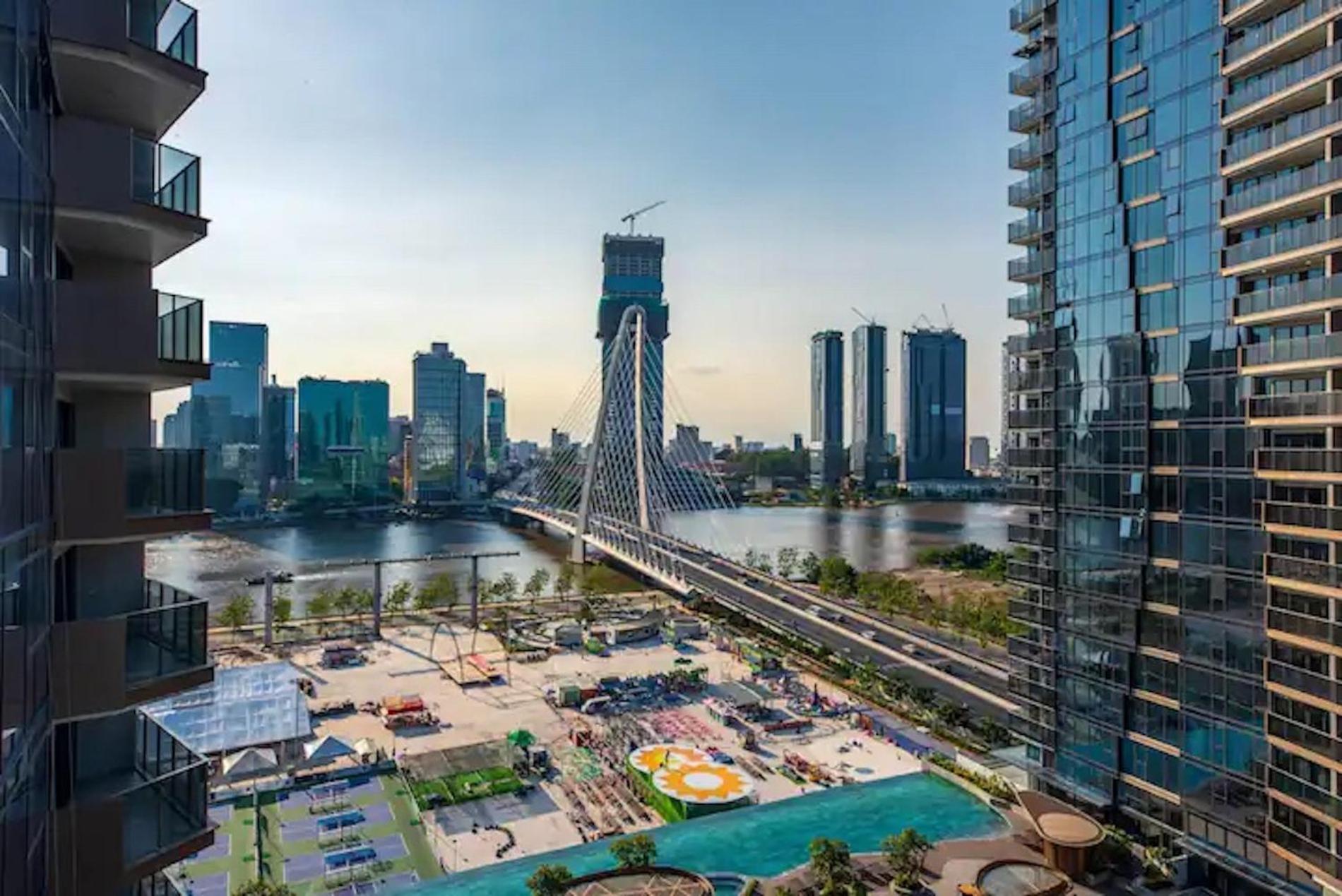 Zo Apartment Opera, Crest, Galleria -Central Saigon -Free Pool-Gym-Sauna Room-Yoga Room ホーチミン市 エクステリア 写真