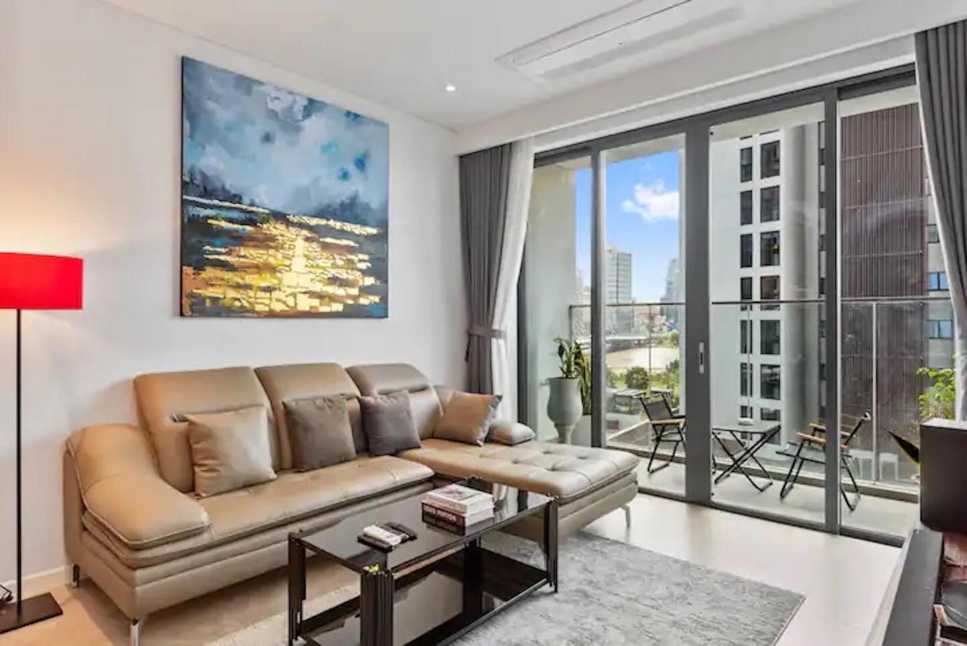 Zo Apartment Opera, Crest, Galleria -Central Saigon -Free Pool-Gym-Sauna Room-Yoga Room ホーチミン市 エクステリア 写真