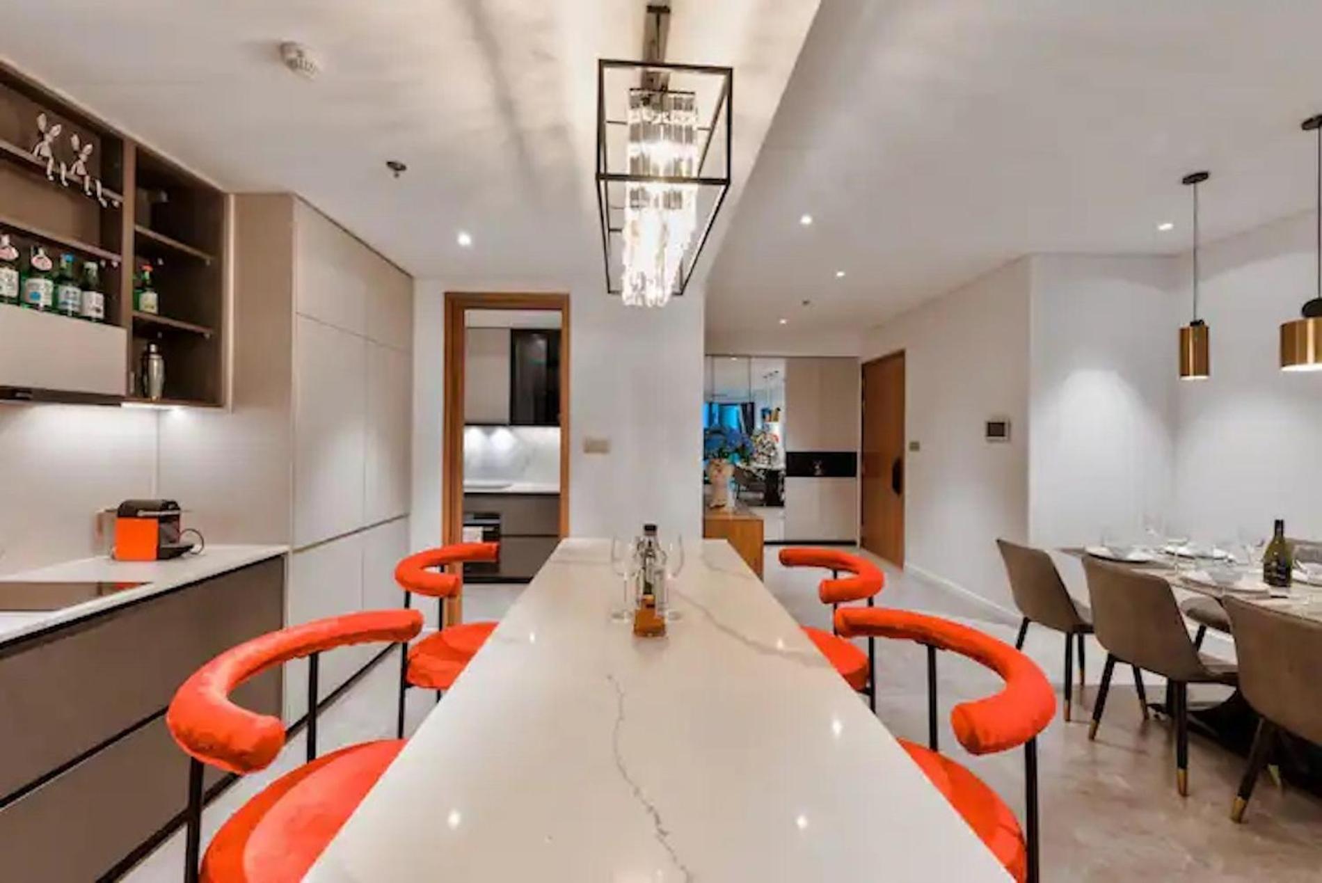 Zo Apartment Opera, Crest, Galleria -Central Saigon -Free Pool-Gym-Sauna Room-Yoga Room ホーチミン市 エクステリア 写真